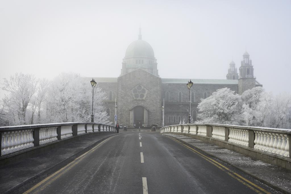 The Residence Hotel Galway Exterior foto